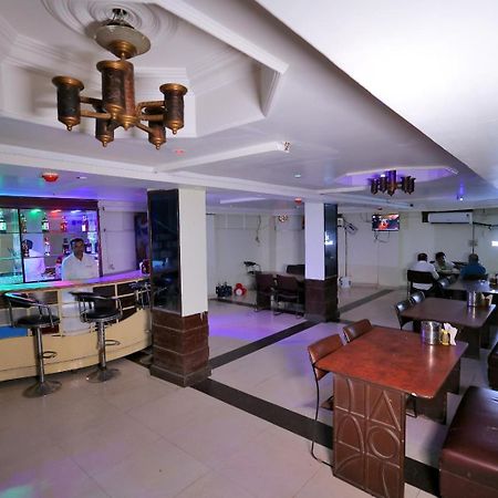 Hotel Paradise Канпур Экстерьер фото